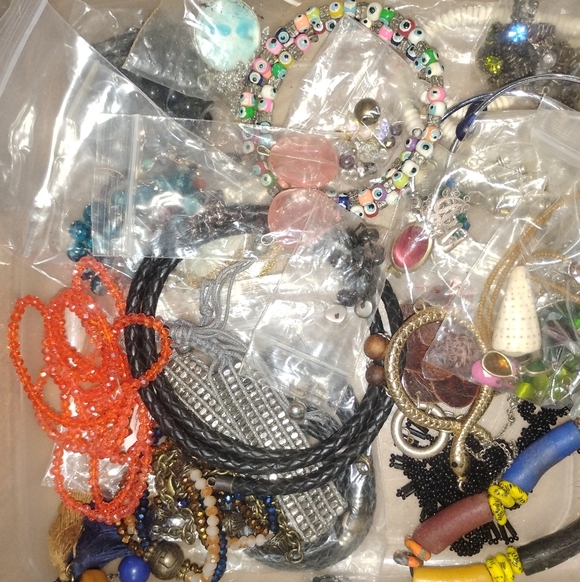 Crafter Beader Jewelry Maker's Big Bundle o' Inspiration - Picture 10 of 13